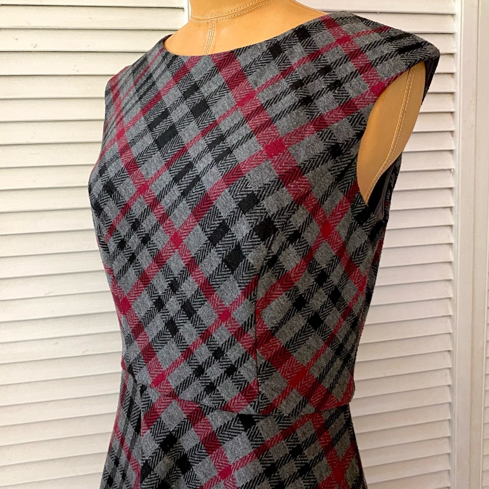 Maggy London Dress Womens size 4 Gray Plaid Sleeveless Fit & Flare Office Party - Picture 3 of 8